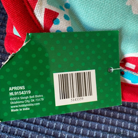 Sleigh Bell Bistro two (2) piece Kitchen Set with Winter Camper Design - Picture 2 of 3